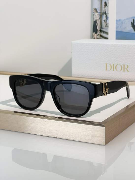 Picture of Dior Sunglasses _SKUfw76988663fw